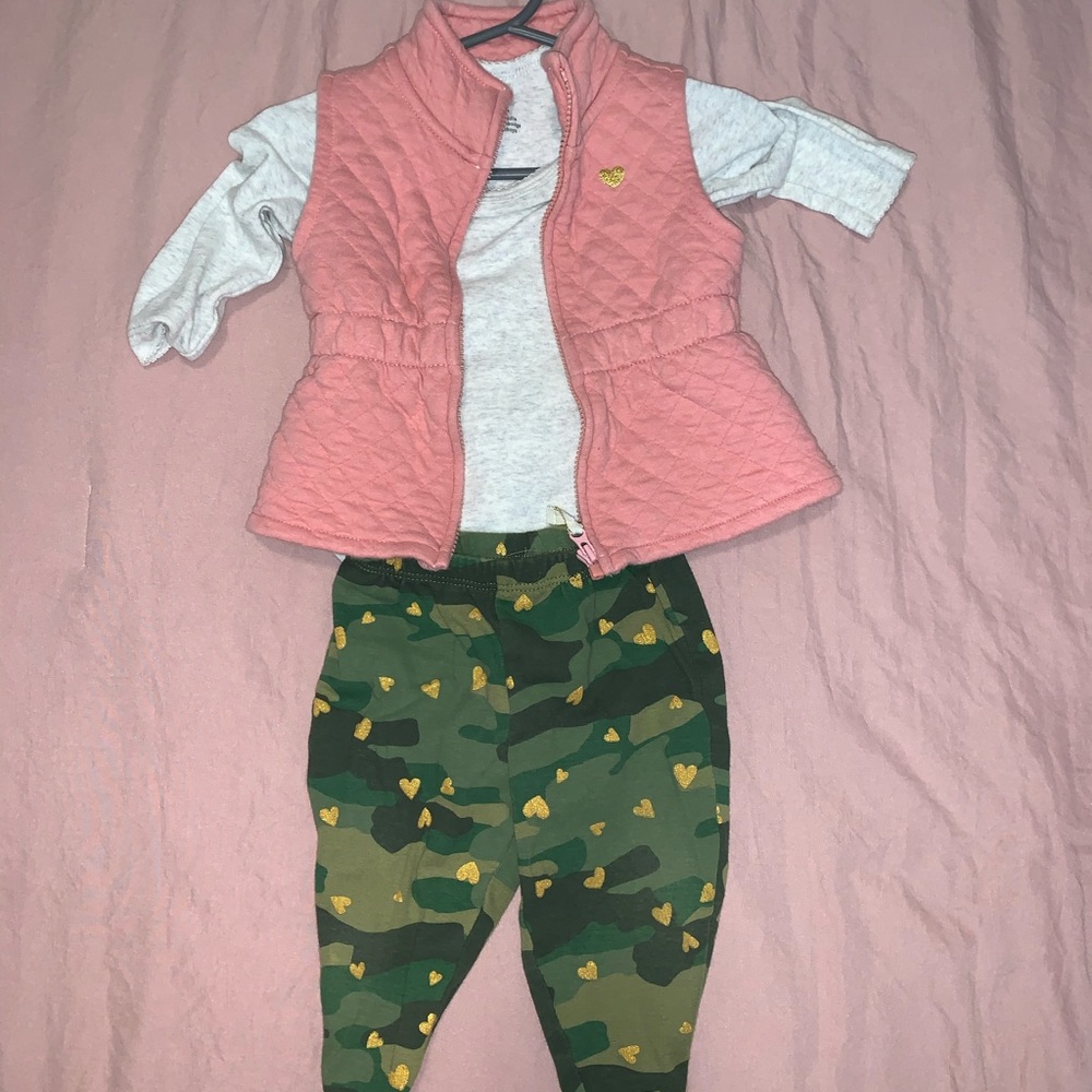Carter’s 3 Piece Outfit 3 for $18 - Picture 1 of 1